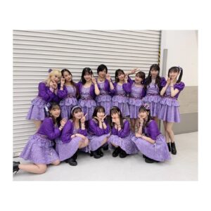Kaede Kaga Instagram - 春ツアースタートしました！！
本日八王子公演、
ありがとうございました！

2年前、会場で通しリハをしたまま
全公演中止になってしまった
MOMMツアーの時の楽屋に貼ってあった
私達の名前。

今日の入口に貼ってありました、、。

'20から'22。
ただいま！！！！

#加賀楓
#モーニング娘22
#morningmusume22
#2年ぶり
#単独ツアー
#スタート