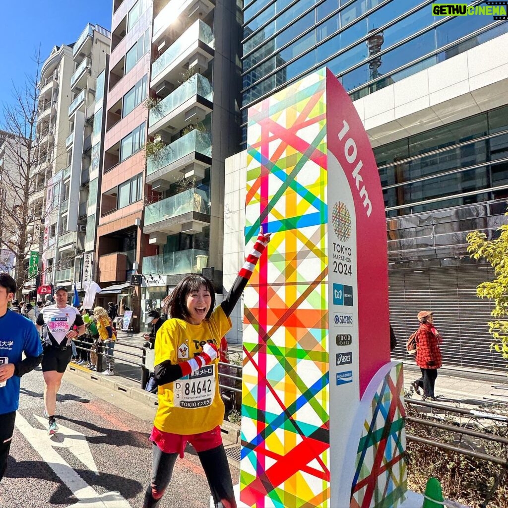 Kaho Takada Instagram - 今だにあの日に取り残されてる､濃厚な日。 決めた､来年も走りたい🐛ホノルルも🐛 目標サブ5､目指せ4時間台~~ 最近ランチューバーずっっと見てるワハハ #東京マラソン2024 #ネットタイム5時間6分 #自己ベスト45分更新 #応援ありがとうございました☺︎