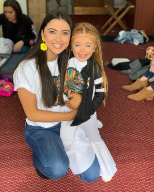 Kailia Posey Instagram - 11-and up mega ultimate grand supreme!!!🥰❤️ another great week❤️
.
.
.
.
#photography #pageantlife #confidence #contortion #bff #cambriescourt #yeezy #kailia #awesome #winningmindset #thebestisyettocome