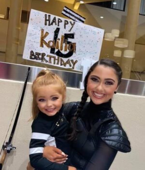 Kailia Posey Instagram - I had a great time this week thank you to everyone who cheered me on💓
.
.
.
.
#hungergames #confidence #contortion #kailia #pageant #cambriescourt #funtimes #birthday #almost15 #talent #dresses