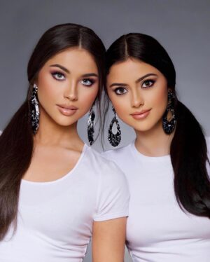 Kailia Posey Instagram - -side by side- or miles apart 𝓼𝓲𝓼𝓽𝓮𝓻𝓼 are always connected by heart💞 #madi&kai 
.
.
.
#sistersister #baddie #period #pageants #cambriescourt #contortion #bffs❤️ #photoshoot #work #cuties😍