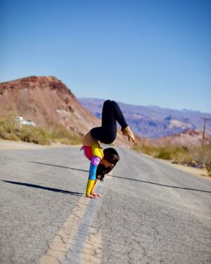 Kailia Posey Instagram - If it was easy everyone would do it🦋👑
📸- @captured_by_cambrie_ 
.
.
.
.
.
.
#elithemovie #eli #piratesfootball #superbowl #butterfly #contortion #confidence #love #pageants #cambriescourt #piperrockelle #squad #bff #brunomars #icecream #lasvegas #flexibility #flexible__people