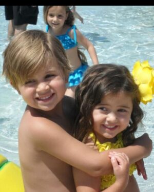 Kailia Posey Instagram - Happy birthday to my bestie since ‘07 I love you so much Austin and I hope you have a amazing day miss you already buddy!❤️ 
.
.
.
.
#15 #birthday #loveyou #awesome #wishlist #golie #contortion #pageant #hockey #november