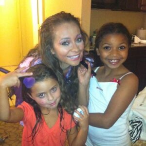Kailia Posey Instagram - Happy birthday cambrie I love you❤️ @cambrielittlefield 
.
.
.
.
#birthday #cambriescourt #pageantlife #family #coach #contortion #youtube #love #bff #awesome