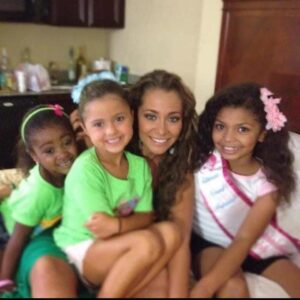 Kailia Posey Instagram - Happy birthday cambrie I love you❤️ @cambrielittlefield 
.
.
.
.
#birthday #cambriescourt #pageantlife #family #coach #contortion #youtube #love #bff #awesome