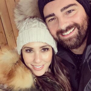 Kaitlyn Leeb Instagram - Ringing in the new year with my fav person on earth. Happy New Year everyone 🥂