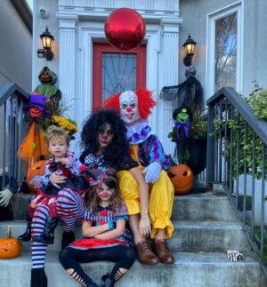 Kaitlyn Leeb Instagram - Fulfilling another dream… #familyofclowns 🤡🤡🤡🤡