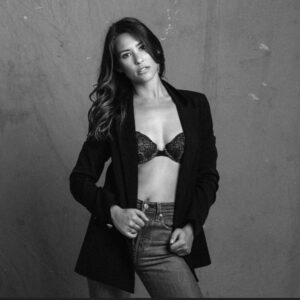 Kaitlyn Leeb Instagram - Casual Sunday night thirst trap. But also an appreciation post to my friend and photographer @roamingfocus