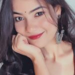 Kajal Sharma Instagram - 🖤👀 . . . . . #reelitfeelit #reelsinstagram #reels #explore #fyp #trending #smile