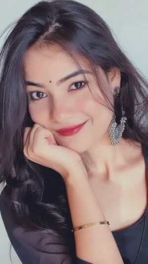 Kajal Sharma Instagram - 🖤👀
.
.
.
.
.
#reelitfeelit #reelsinstagram #reels #explore #fyp #trending #smile