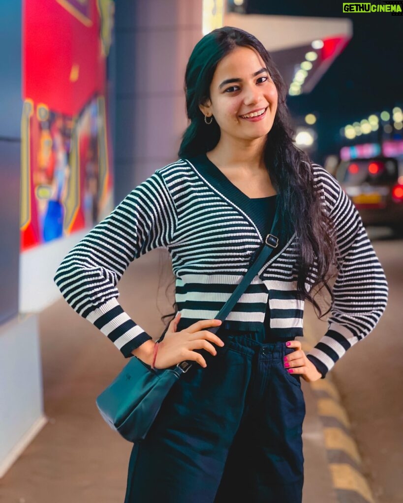 Kajal Sharma Instagram - Life is made of small moments like this. . . . . . #photooftheday #picture #explore #nightwalk #happyme #ootd #fyp #smile #imkajalsharma