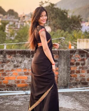 Kajal Sharma Instagram - 🖤
.
.
.
.
.
.
.
#photography #indianwear #saree #blacksaree #explore
