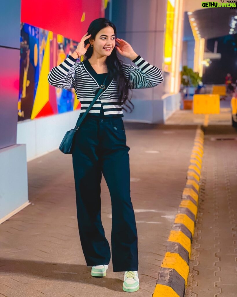 Kajal Sharma Instagram - Life is made of small moments like this. . . . . . #photooftheday #picture #explore #nightwalk #happyme #ootd #fyp #smile #imkajalsharma