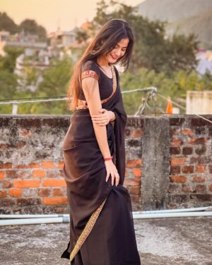 Kajal Sharma Instagram - 🖤
.
.
.
.
.
.
.
#photography #indianwear #saree #blacksaree #explore