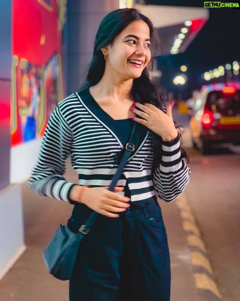 Kajal Sharma Instagram - Life is made of small moments like this. . . . . . #photooftheday #picture #explore #nightwalk #happyme #ootd #fyp #smile #imkajalsharma