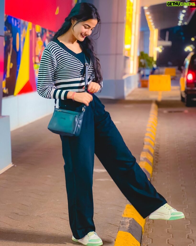 Kajal Sharma Instagram - Life is made of small moments like this. . . . . . #photooftheday #picture #explore #nightwalk #happyme #ootd #fyp #smile #imkajalsharma