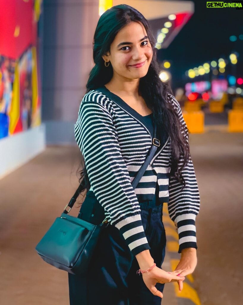 Kajal Sharma Instagram - Life is made of small moments like this. . . . . . #photooftheday #picture #explore #nightwalk #happyme #ootd #fyp #smile #imkajalsharma