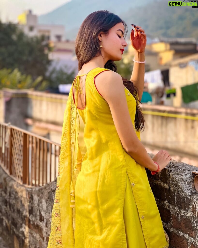 Kajal Sharma Instagram - 💛 . . . . . #explorer #instagram #indianwear