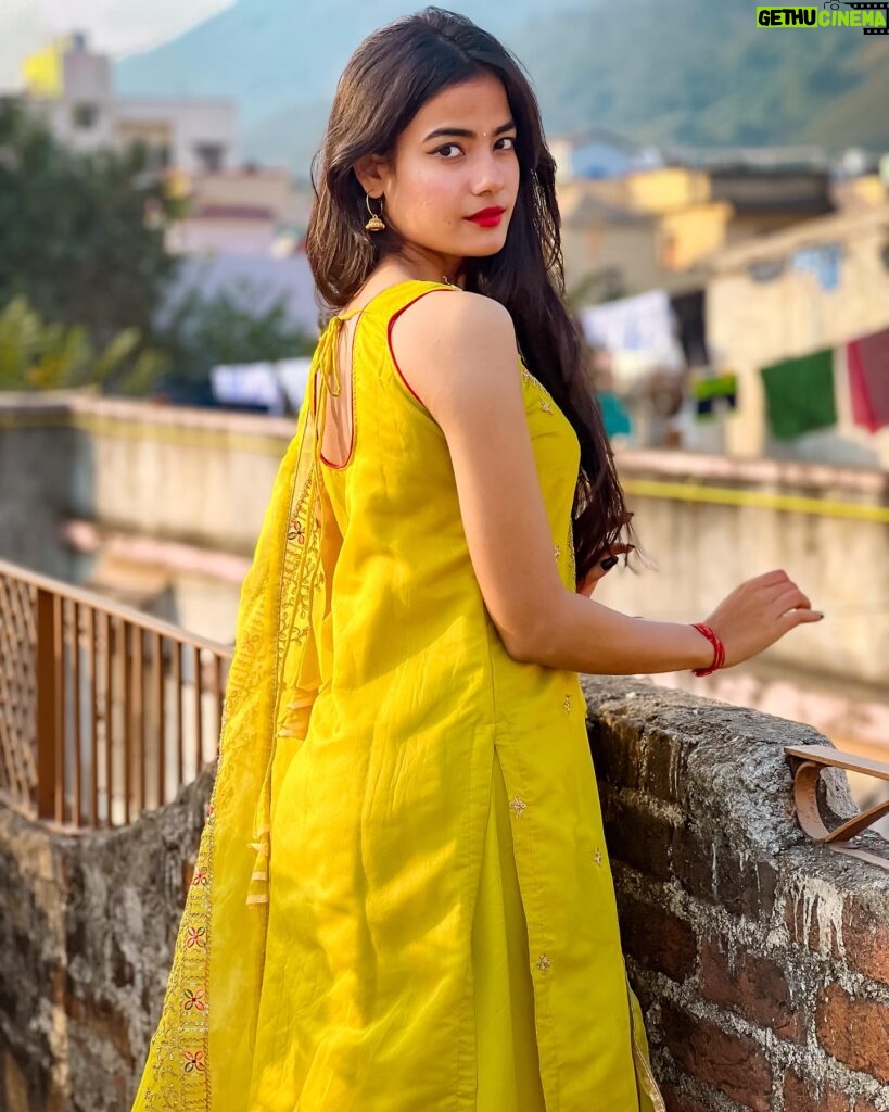 Kajal Sharma Instagram - 💛 . . . . . #explorer #instagram #indianwear