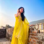 Kajal Sharma Instagram - 💛 . . . . . #explorer #instagram #indianwear