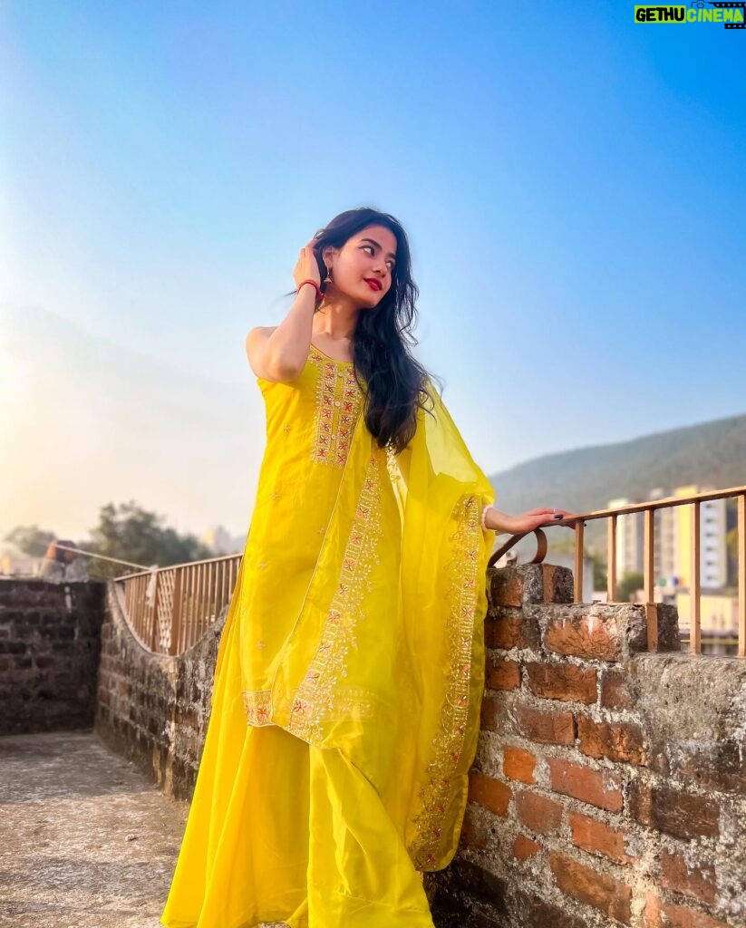 Kajal Sharma Instagram - 💛 . . . . . #explorer #instagram #indianwear