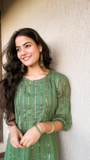Kajal Sharma Instagram - 💚✨
.
Savi’s Olive Green Cotton Lurex Straight Kurta is the perfect blend of comfort and style for this Navratri.🌺 
@saviindia ♥️
.
.
.
#NavratriwithSavi #NavratriFashion #summerbreeze #reels #reelsinstagram #reelitfeelit #fyp #explore #slowmo #transition