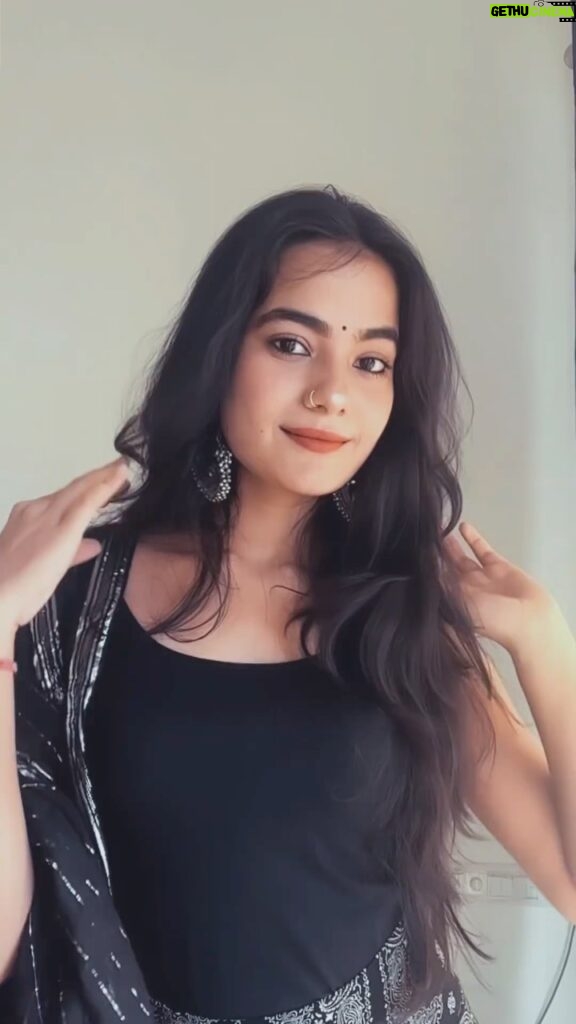 Kajal Sharma Instagram - 🖤🫶🏻 . . . . . . #reelsinstagram #reelitfeelit #reelsindia #explorepage #explore #fyp #trending #trending #viral #slowmotion