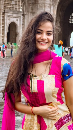 Kajal Sharma Instagram - 🌧️🫶🏻🥹
.
👗- @gayatri__fashion 💕
.
.
.
#reels #reelitfeelit #explorer #fyp #trending #trendingreels #favsong #mumbai #rainyday #barish☔