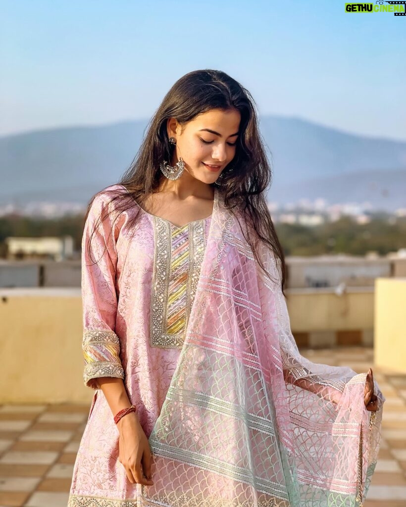 Kajal Sharma Instagram - 🕊️🌸 . . . . . . #explore #photoshoot