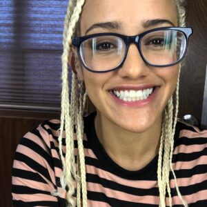 Kallee Brookes Instagram - Chillin in my trailer 🖤🤓