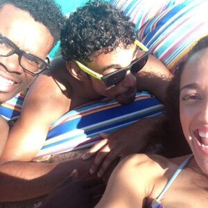 Kallee Brookes Instagram - This is my friend Tarik. He passed away Thursday night Sept 17th. We were very close for many years but I hadn’t spoke to him for a while because I was mad at him. I thought I had more time to forgive him. I was sure we had time to reconnect. I can’t help but think if we were still close and he still had me to call when he was feeling down he’d still be here. Our battles with depression is what made us so close. He told me things he didn’t tell anyone. I’m so sorry I let you down. I’m so sorry I didn’t get to tell you how much I love you and how much you mean to me. I love you. @reekspeaks #tarikjackson #bushbaby