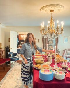 Kalomoira Sarantis Instagram - Χρόνια πολλά σε όλους!! Happy Easter! 🐣🐰🤍Last picture is my beautiful mother in law Loula. She made such a nice dinner for everyone! We love u ma!🫶