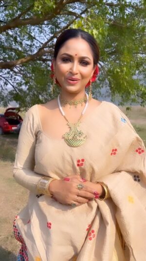 Kalpana Kalita Instagram - এখন সুস্থ সবল, শক্তিশালী আৰু আত্মনিৰ্ভৰশীল অসম তথা ভাৰতবৰ্ষৰ স্বাথ’ত আগন্তুক লোকসভা নিবা’চনত সকলোৱে ১০০% ভোট দান কৰক 🙏  #vote4Bharat #nationfirstvotingmust