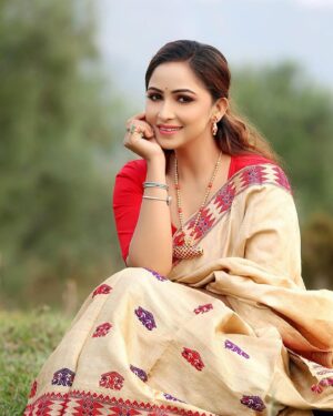 Kalpana Kalita Instagram - Bohag 💚❤️