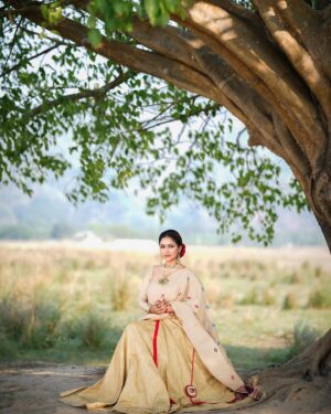 Kalpana Kalita Instagram - “ RAJDULARI “ 
A Conceptual Shoot By @dipluhaz 
beautiful @kalpana_kalita_official 
beautiful makeover by @makeupartistarup 
#pulakkalitaphotography 
#likeforlikes #conceptualphotography #royal #trendingreels #feed #instafeed #highlights