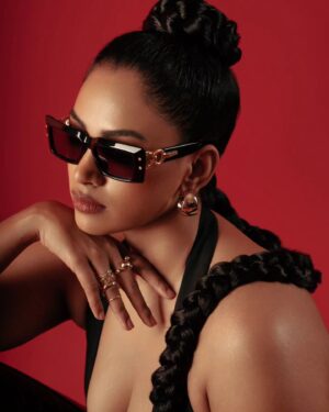 Kamakshi Bhaskarla Instagram - @eyeboutiqueindia × @studiolluxe Fashion calendar 2024!
. 
. 
. 
. 
. 
Ace fashion photographer - @shareefnandyala 
Celebrity Make up artist- @pranathibandi
Styled by - @bymahi_ 
Cinematographer - @marvifilmsindia 
Make up assistant - @artistry_by_meera & @glamupbyvm
Post production- @studiolluxe
. 
. 
. 
. 
. 
. 
. 
#fashioncalendar #2024 #indian #south #black #kamakshibhaskarla