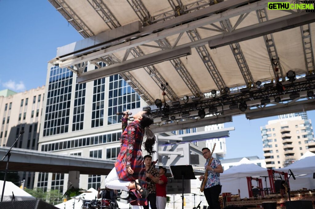 Kamasean Matthews Instagram - Toronto, you beaut Terima kasih♥️ 📷 @gavinlambert_s 👗 @dimassinggih #ISFToronto2019