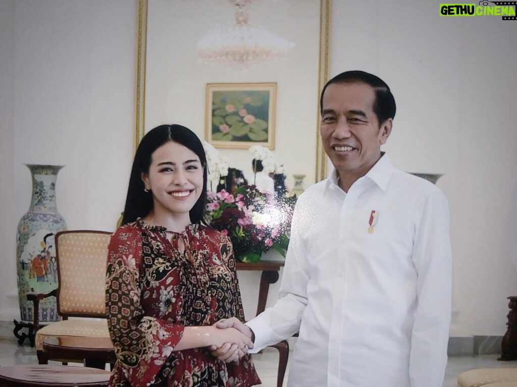 Kamasean Matthews Instagram - Met pak @jokowi today. Had a great time, good food, good talk, good people. May this meeting bring something great for our country, for the creative economy especially. God is good. 😊