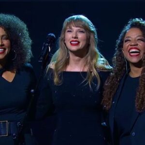 Kamilah Marshall Instagram - If you’ve ever LOST a LOVED ONE, you’ll know that it becomes a bit UNCOMFORTABLE and/or challenging to ACCEPT the GOOD and the JOY that comes to you inside your SEASON of GRIEF. Last week I was REUNITED with @taylorswift and some of our TS FAM and it was GOOD and ALL THINGS JOY and I am CHOOSING to CELEBRATE our reunion during our @SNL week.  After missing them so much it was HEALING to our souls. TAYLOR, you are incredible and to watch you CREATE and share your GIFTS and ideas with the world is a MAGICAL experience. YOU made HISTORY, (AGAIN😍) Thank you for it all. BAND, CREW and ALL involved… LOVE YOU. Keeping this one close.
•10 min. ALL TO WELL Peformance
• Almost showtime
•Band (with some missing hearts)
•ALL TOO WELL short film premier
•SNL rehearsal 
•🧡

#snl #reunitedanditfeelssogood #alltoowelltaylorsversion