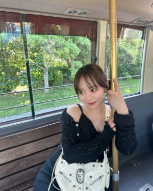 Kanako Hiramatsu Instagram - 生放送後にロケで
#横浜八景島シーパラダイス  へ✨
あじさい通りの取材に行きました！

どうぶつの森とコラボしてて
癒されました〜😭😭✨✨

可愛いbagは　@jwpei_official 

#どうぶつの森　#kanacofashion 
#jwpei_official  #jwpei #八景島
