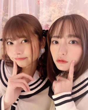 Kanami Takasaki Instagram - 双木さん監修の作品撮りをしてきました♡
ぺろちゃんと⸝⸝ᵕ ᵕ⸝⸝💓

#なまいきりぼんスタジオ2