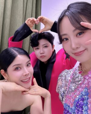 Kang Hye-yeon Instagram - 언니들고ㅏ 함께 해서 더 즐거운 더터럿쇼!🤍
신나버리니까