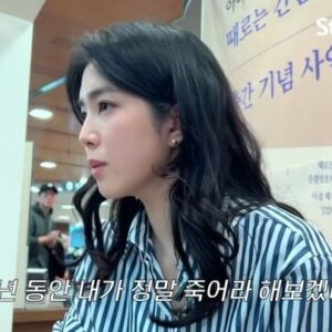 Kang Ji-young Instagram - 사인회와 북토크를 해보니 언론사 취준생, 고민 많은 20대 분들이 정말 많았는데요. 

제 나름대로 정말 고민 많고, 방황했던 20대를 지나왔기에 직접 찾아오신 분들에게 따뜻하기만 한 말씀을 드리고 싶지 않았어요. (어쩌면 그게 T식 위로이기도 하고요)

해당 내용은 꼭 ’끝까지‘ 들어주세요. 그래야 제가 의도한 바가 보다 제대로 전달될 것 같거든요 🙂
#고나리자 #때로는간절함조차아플때가있었다