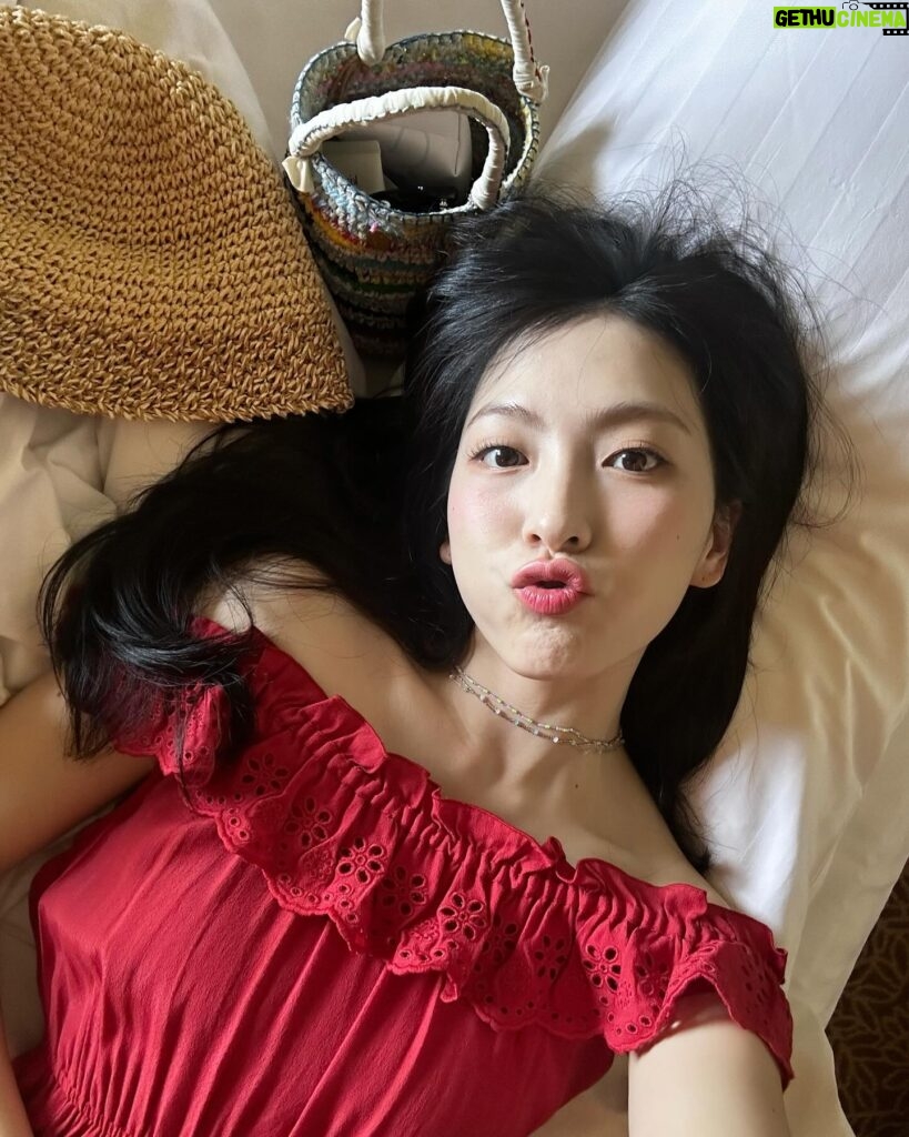 Kang Ji-young Instagram - 시장에서 무슨일이 있었는지 봤으까욤?❤️‍🩹 #나만없어카라#텐링깃 ..