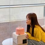 Kang Ye-won Instagram - 일상처럼 조용히 차분하게 따뜻하게 🎂💛