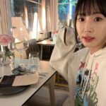 Kang Ye-won Instagram - 바쁜하루 마무리 덕만이랑🤎