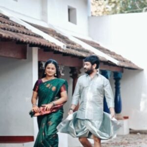 Kannika Snekan Instagram - Kaattu Payale song from surarai potru lyric’s by @kavingarsnekan 🖋📋

Beautiful Moment's 🥰🌿🌻
@magicmomentsphotography.in 📸 

Makeover by @makeoverbyjo 🥰

#love #peace #nature #partner #god #photography #mackover #jurney