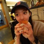 Kanon Miyahara Instagram - ハンバーガー 一緒に食らいついた日🍔 久しぶりだけど安定の心地よさ @kaede626