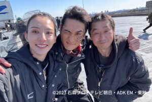 Kanon Miyahara Instagram - 写真連投します！！

監督と愉快な仲間たち💪❤️‍🔥

クロトー２週連続トレンド入り
ありがとうございます！

最後まで魂込めてクロトー演じさせていただきます🔥

#仮面ライダーガッチャード #kamenrider #冥黒の三姉妹 #クロトー #坂本浩一監督
