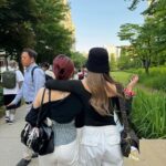 Kanyaphak Pongsak Instagram - เดินเล่นก่อนกลับ ชิลเกิน~~🌲🍃🌷🍁🌸🍂🌼🇰🇷